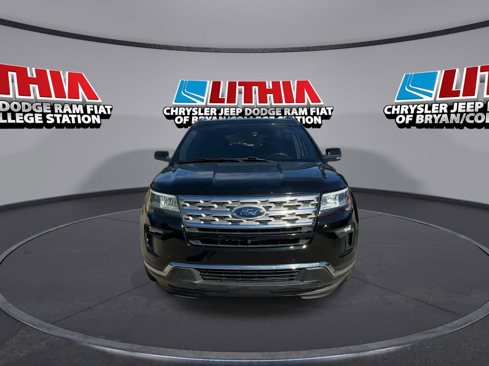 Used 2018 Ford Explorer Limited w/ Ford Safe & Smart Package AWD/4WD image 3
