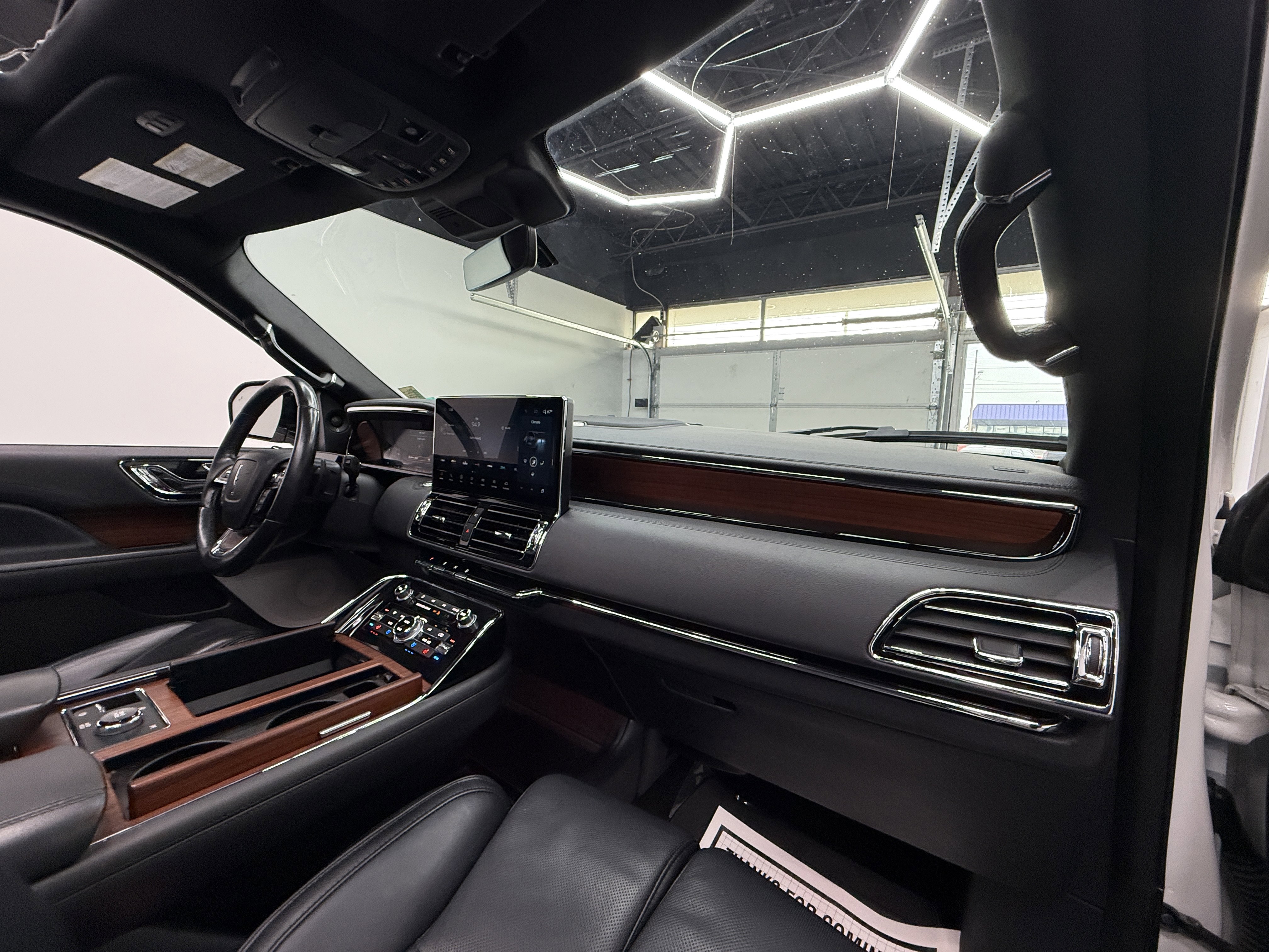 Used 2022 Lincoln Navigator Reserve w/ Equipment Group 201A image 26