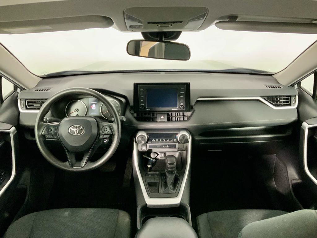 Used 2021 Toyota RAV4 LE image 17