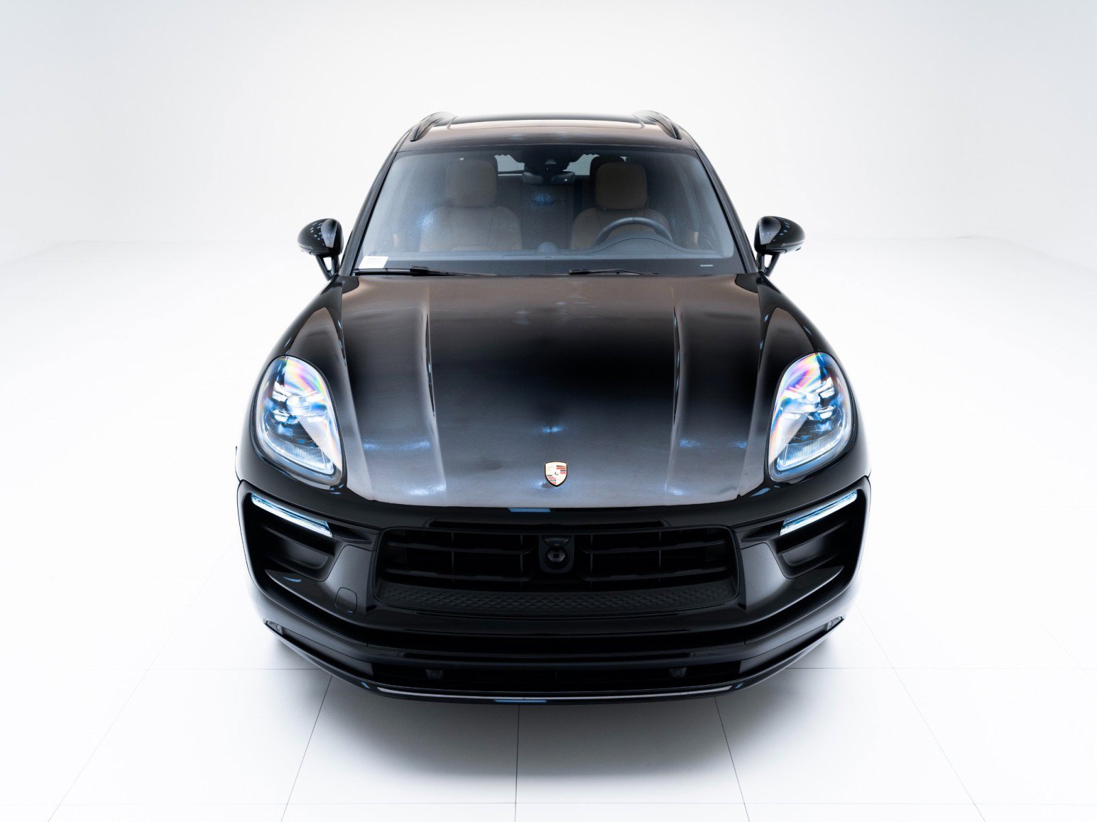 Certified 2025 Porsche Macan AWD/4WD image 6