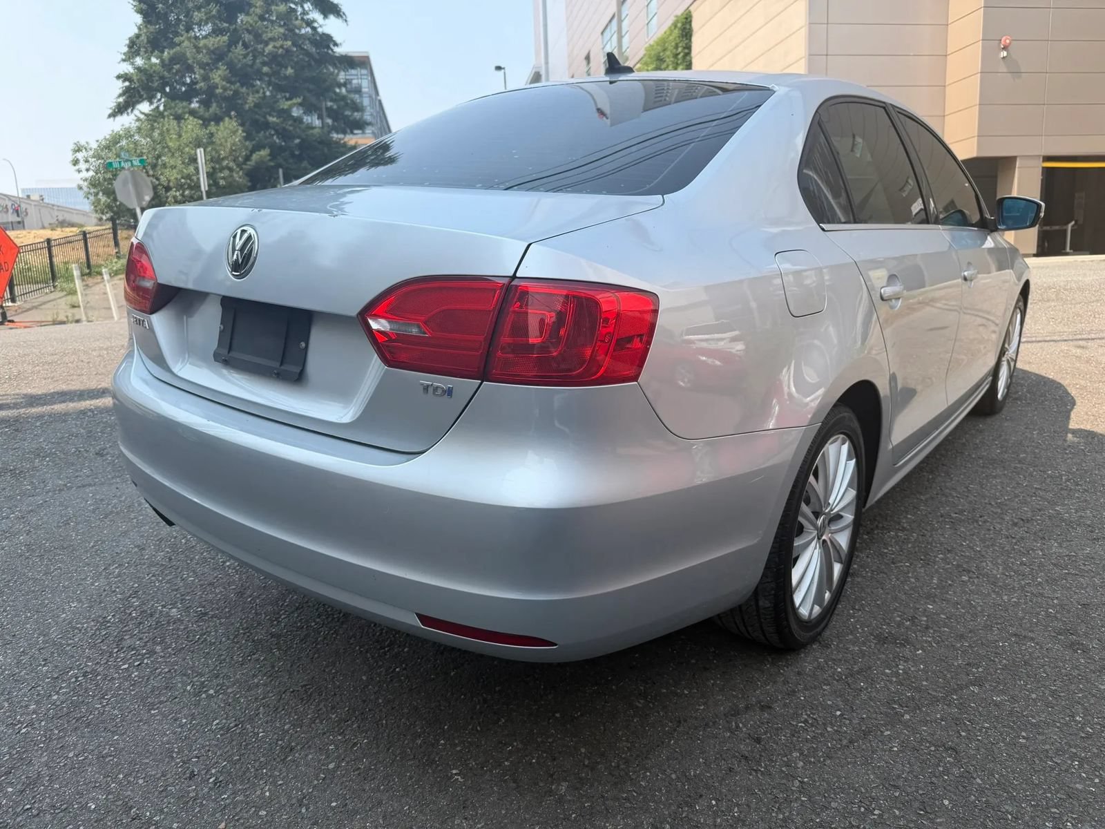 Used 2013 Volkswagen Jetta TDI FWD image 5
