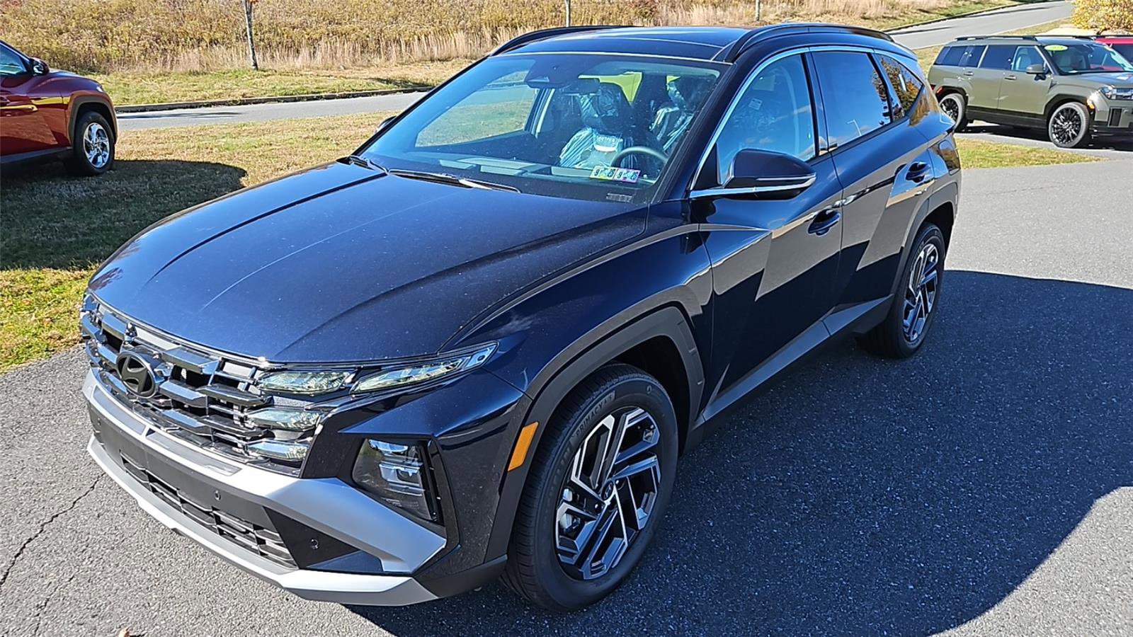 New 2025 Hyundai Tucson Limited image 3