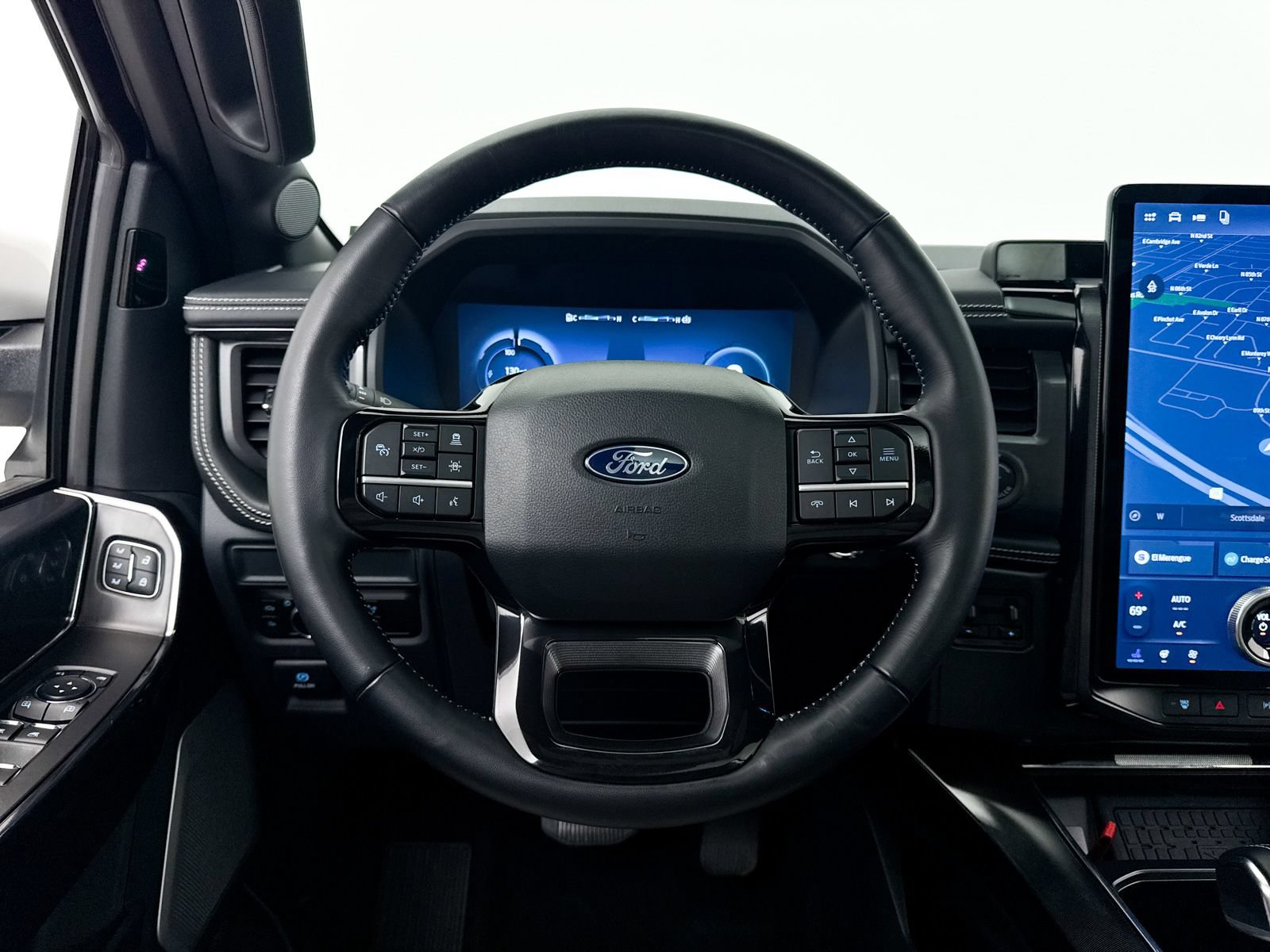 Used 2025 Ford F150 Lightning Platinum AWD/4WD image 32