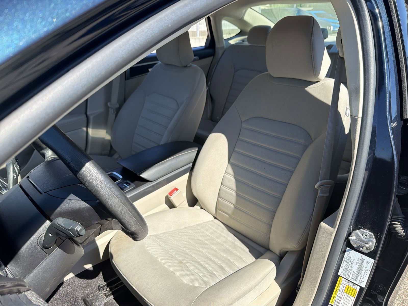 Used 2020 Ford Fusion SE FWD image 19