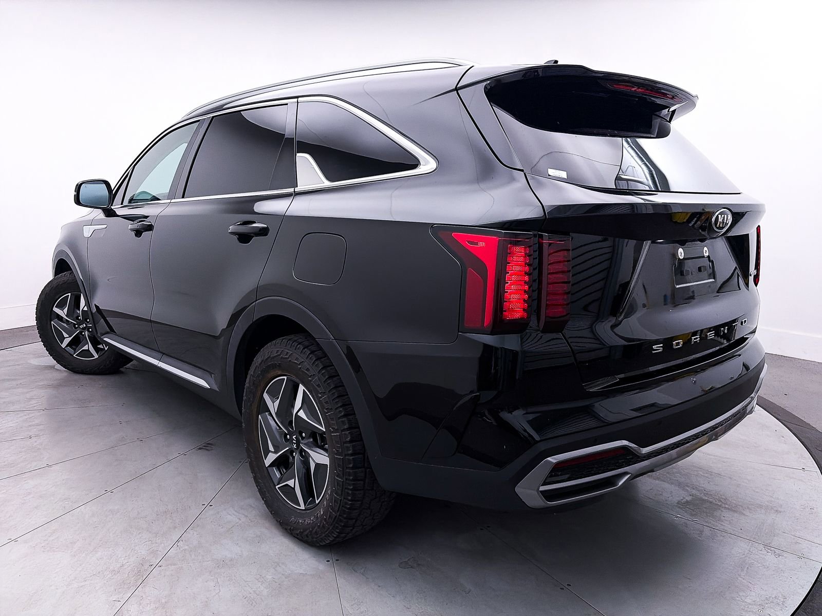 Used 2021 Kia Sorento EX image 2