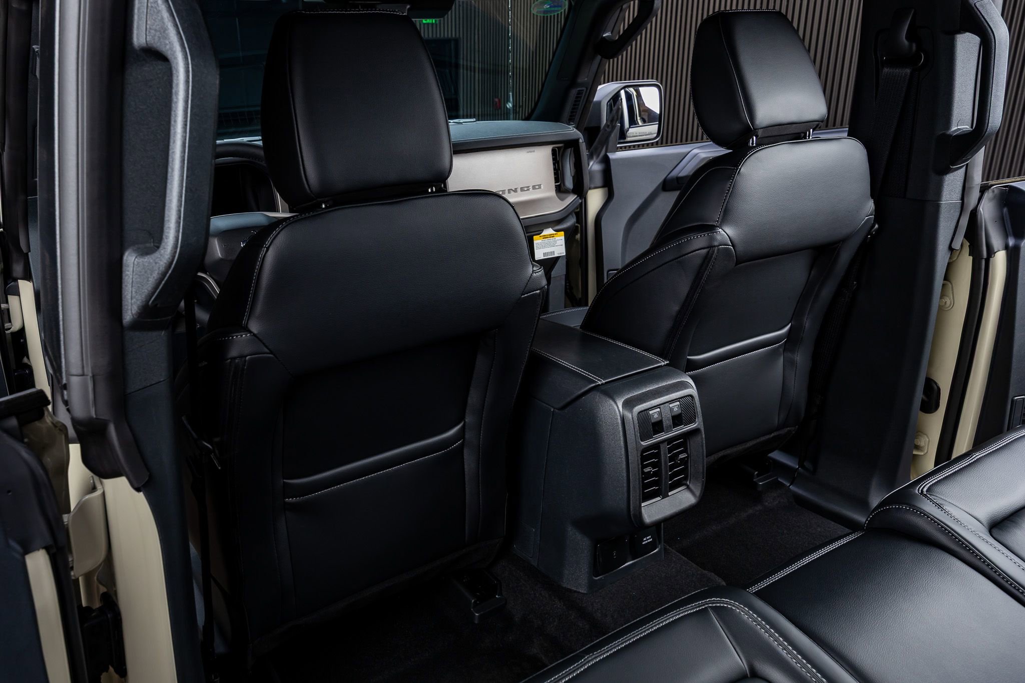 Used 2026 Ford Bronco Outer Banks AWD/4WD image 32