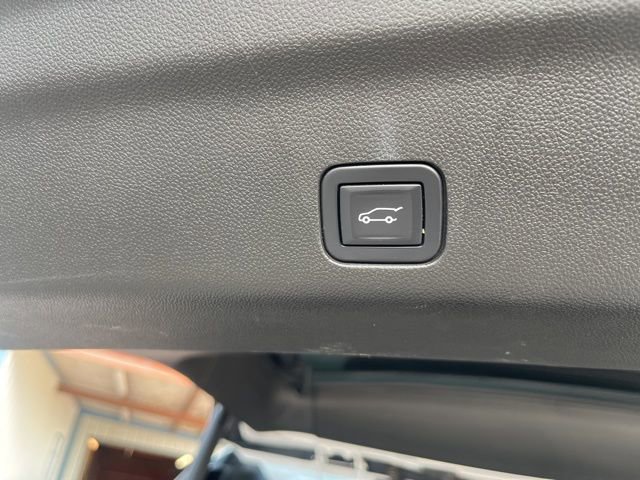 Used 2022 Chevrolet Tahoe Premier w/ Premium Package image 10