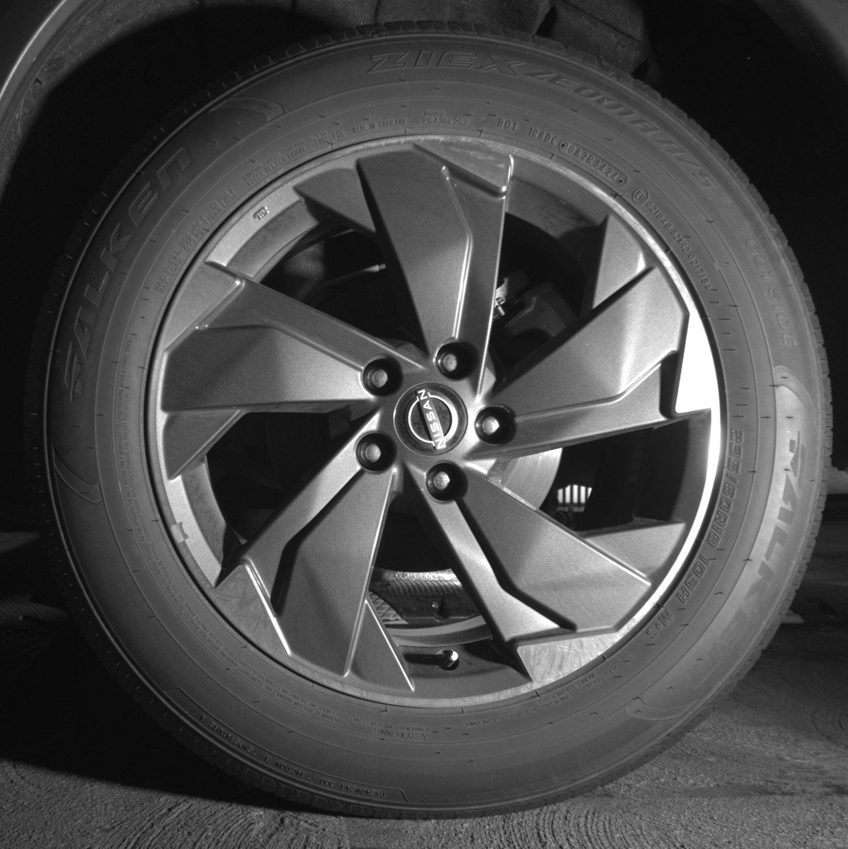 Used 2025 Nissan Rogue SV FWD image 14