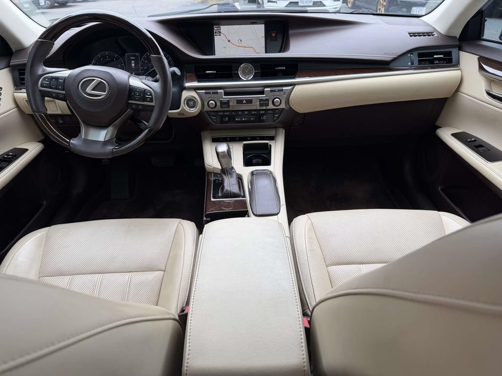 Used 2018 Lexus ES 350 w/ Luxury Package w/Wood Trim FWD image 8