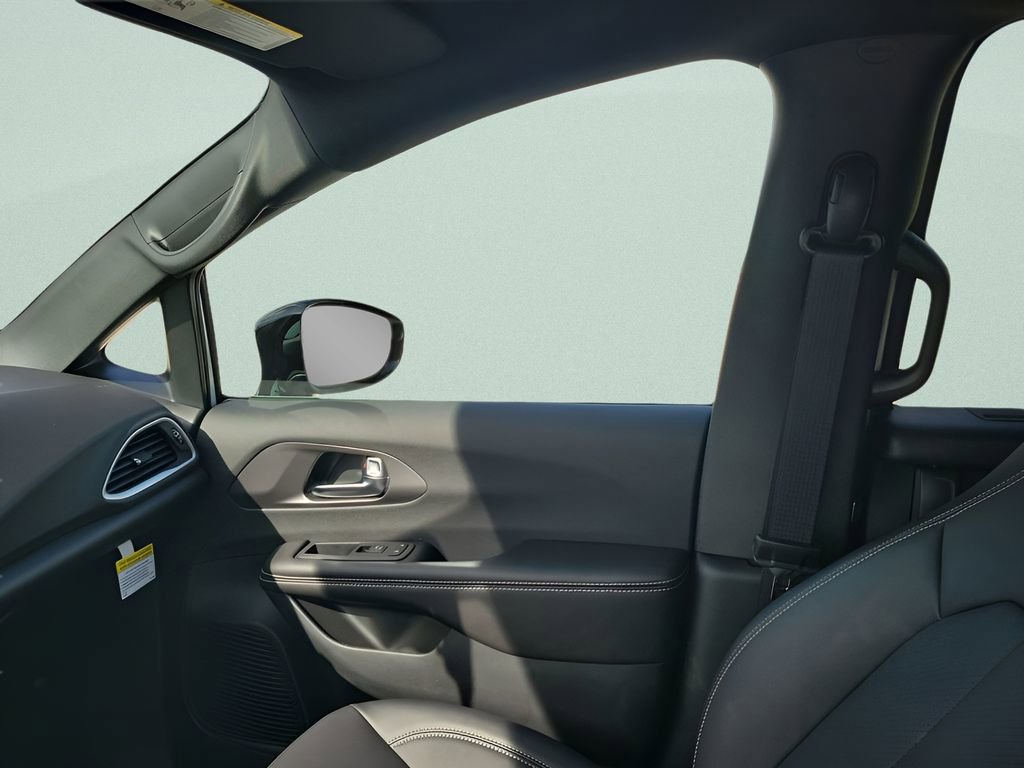 New 2026 Chrysler Voyager LX image 11