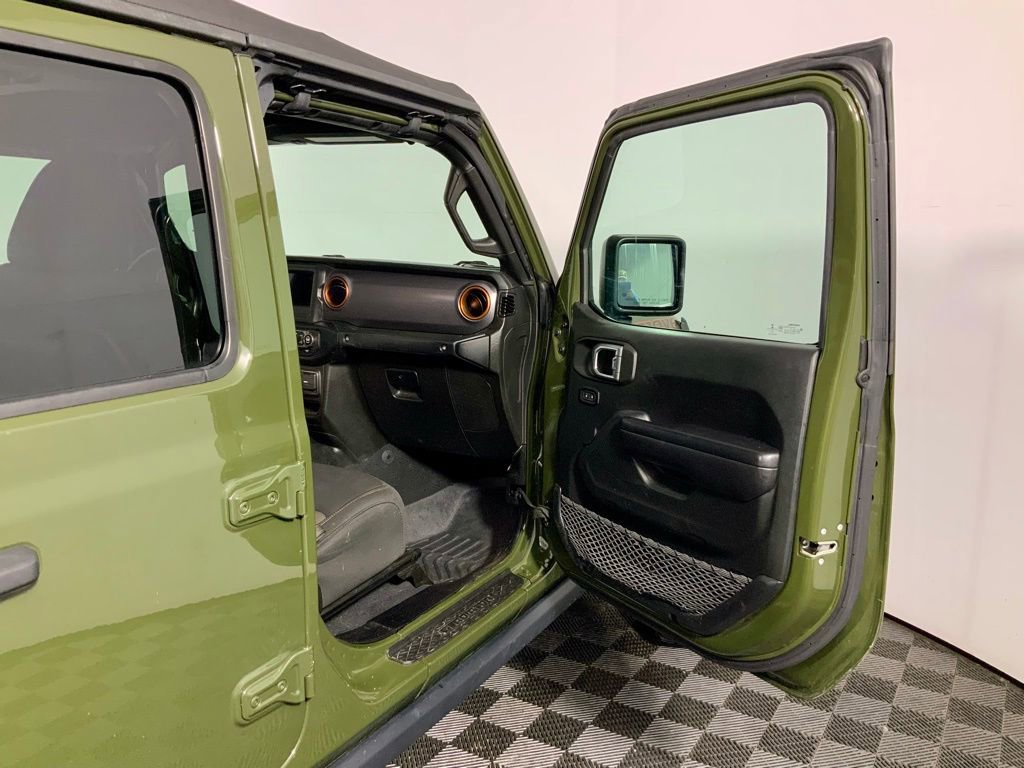 Used 2021 Jeep Gladiator Mojave w/ Cold Weather Group image 30