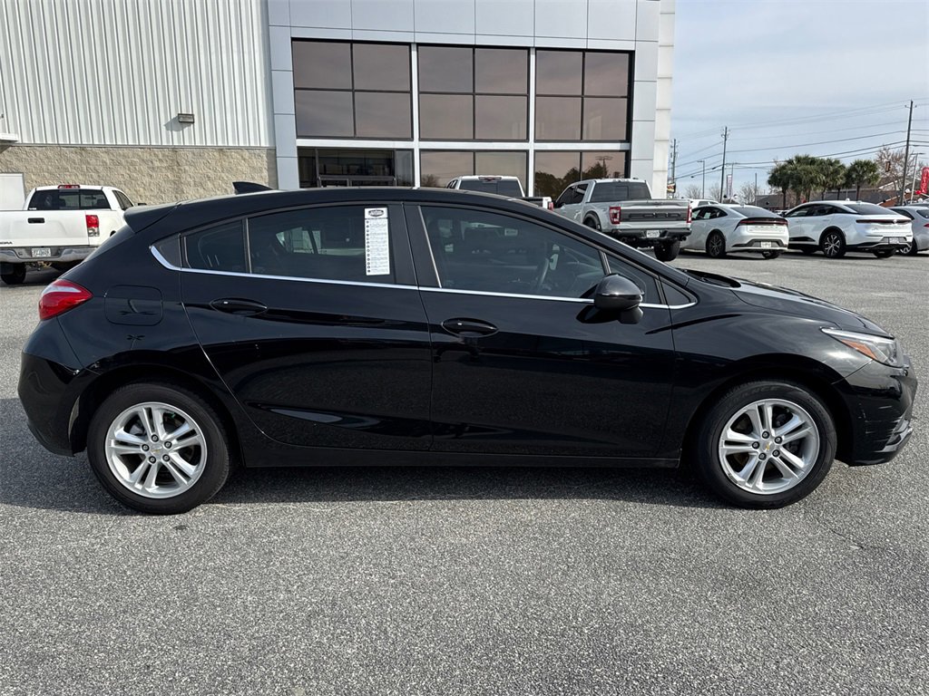 Used 2018 Chevrolet Cruze LT w/ Convenience Package image 2