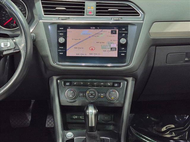 Used 2018 Volkswagen Tiguan SEL FWD image 15