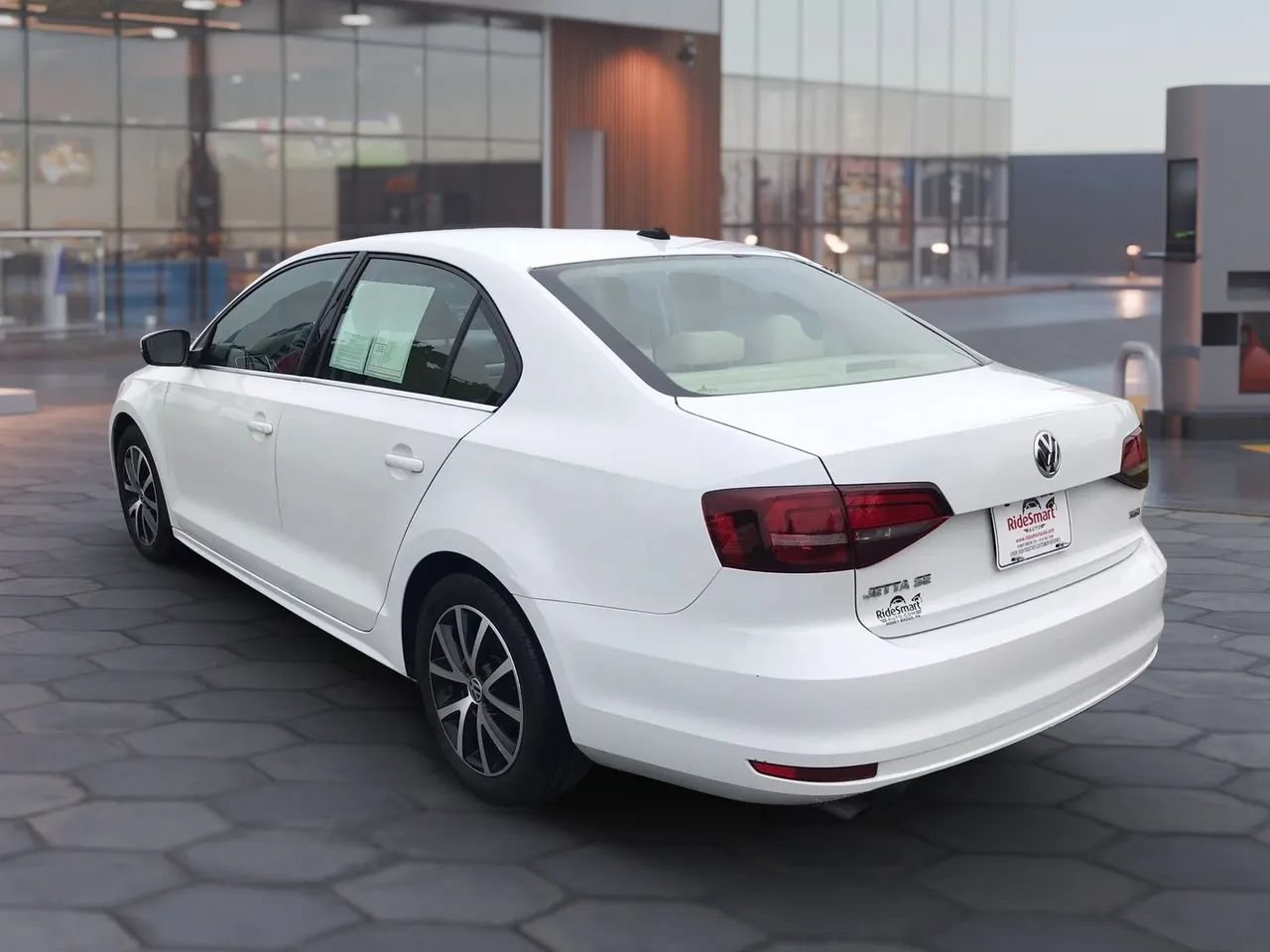 Used 2017 Volkswagen Jetta SE FWD image 9