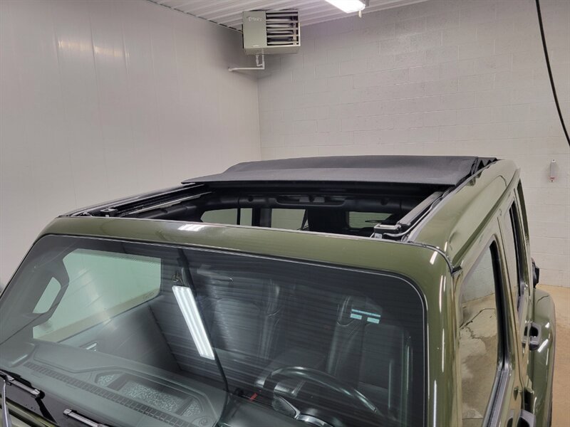 Used 2023 Jeep Wrangler Unlimited Sahara AWD/4WD image 23