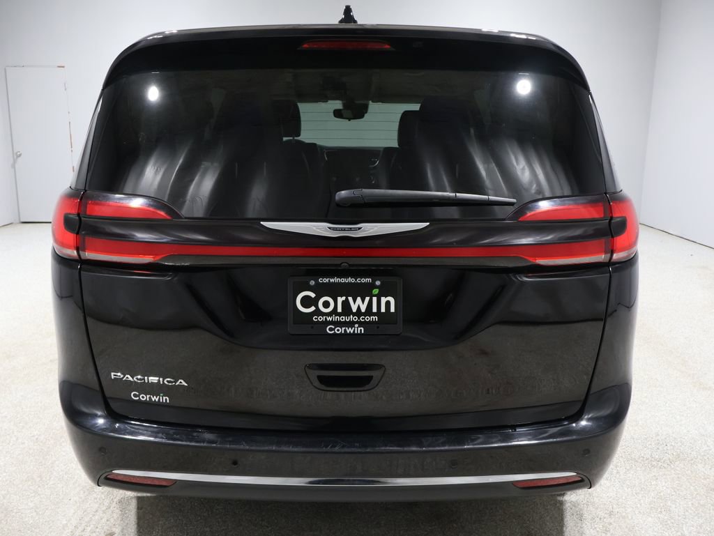Certified 2024 Chrysler Pacifica Touring-L image 4
