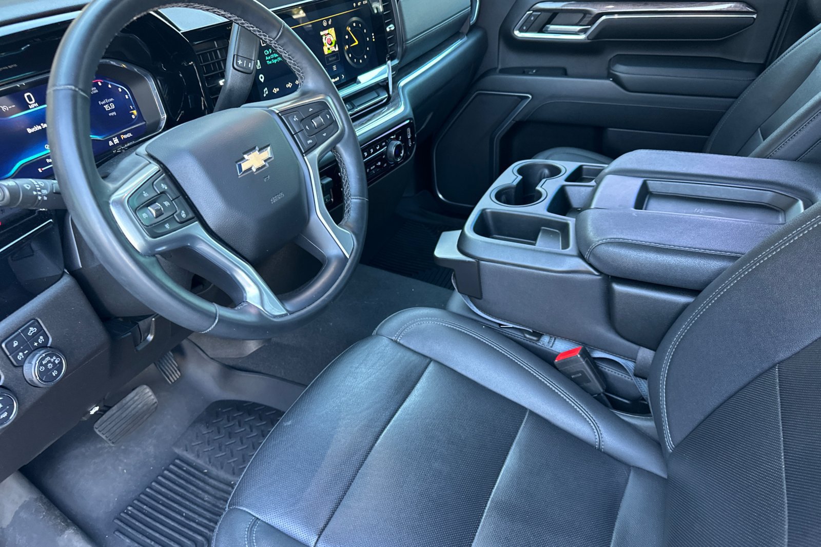 Used 2024 Chevrolet Silverado 2500 LTZ AWD/4WD image 9