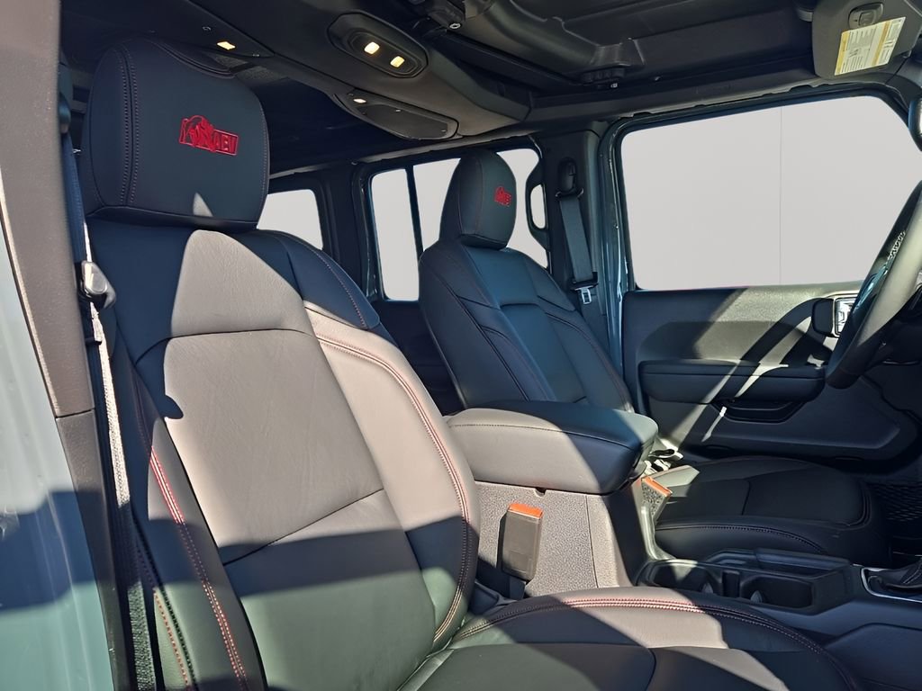 New 2025 Jeep Wrangler Unlimited Rubicon w/ Safety Group image 32