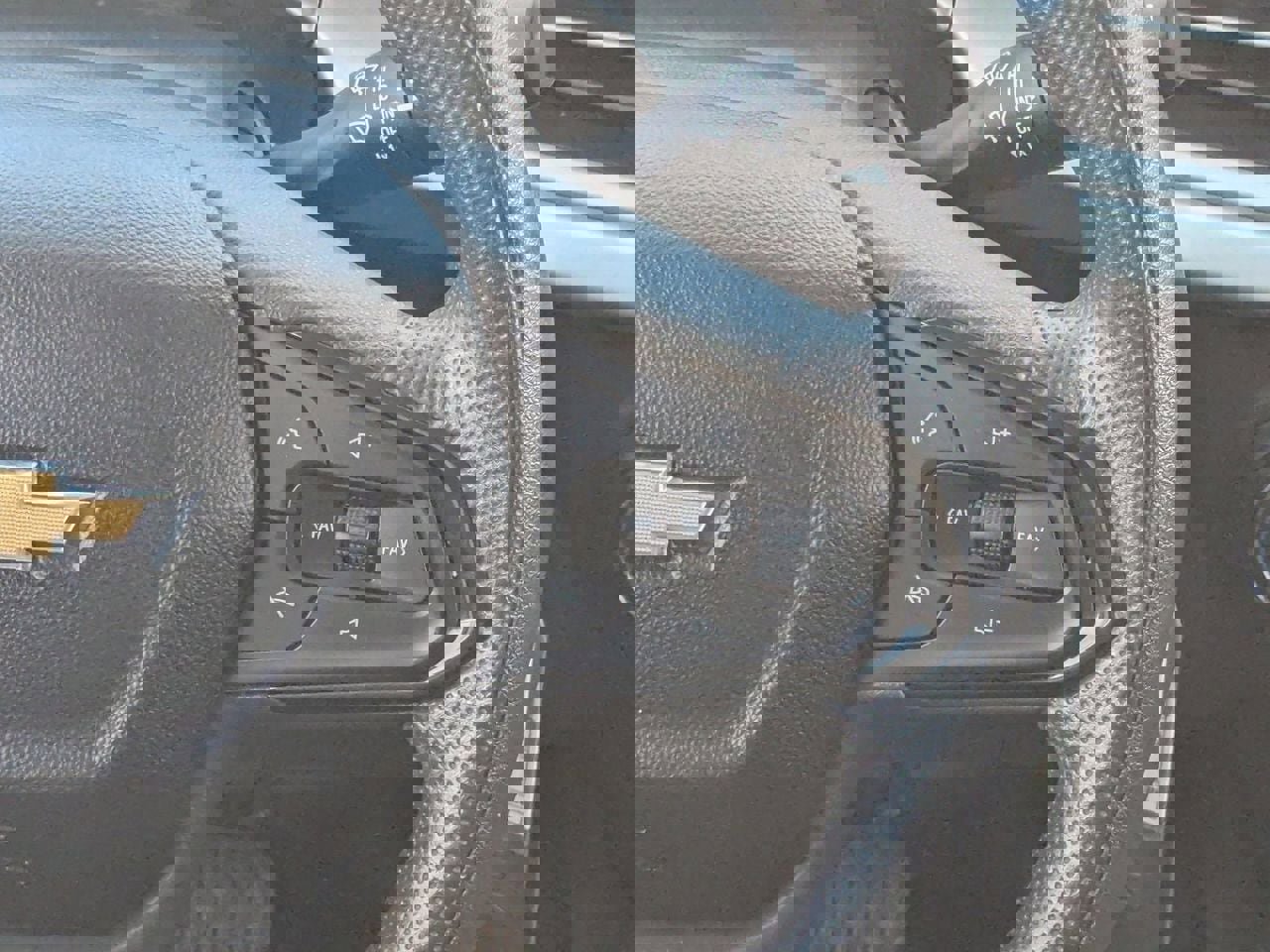 Used 2025 Chevrolet Trax LS image 18