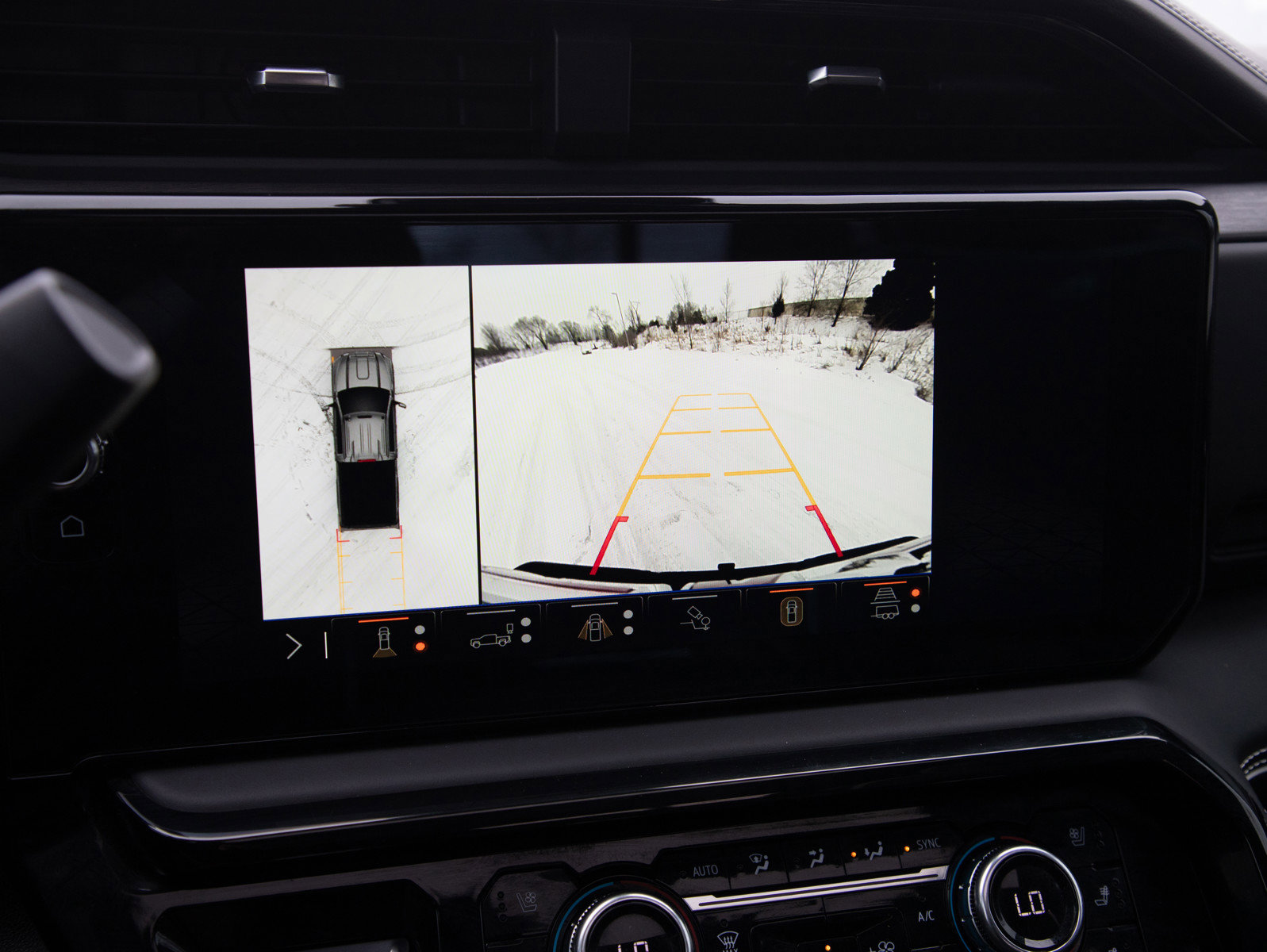 Used 2025 GMC Sierra 2500 AT4X image 29