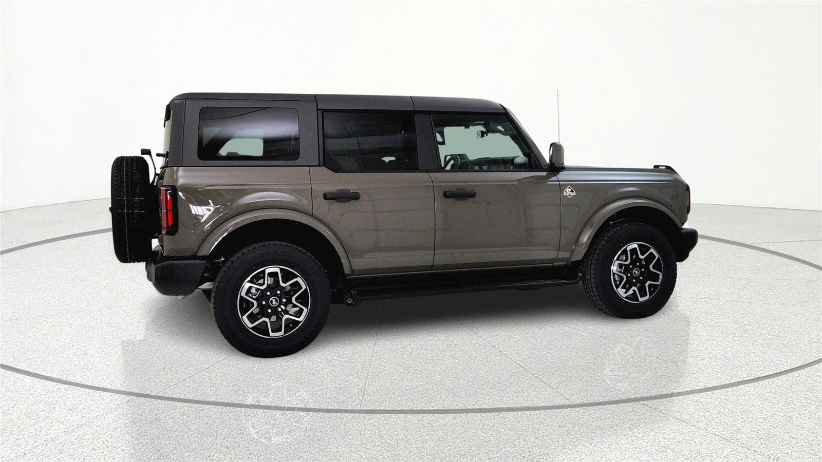 New 2026 Ford Bronco Outer Banks image 7