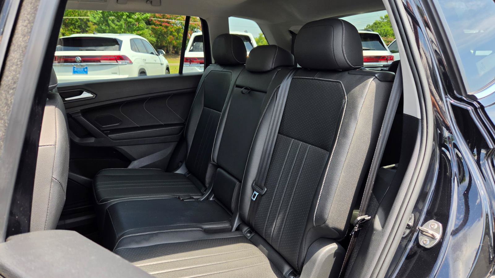 Certified 2023 Volkswagen Tiguan SE w/ Panoramic Sunroof Package FWD image 45