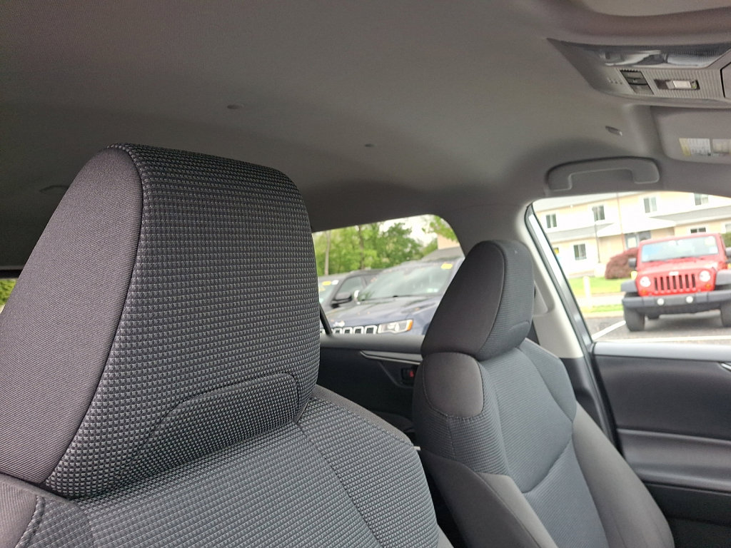 Used 2023 Toyota RAV4 LE AWD/4WD image 13