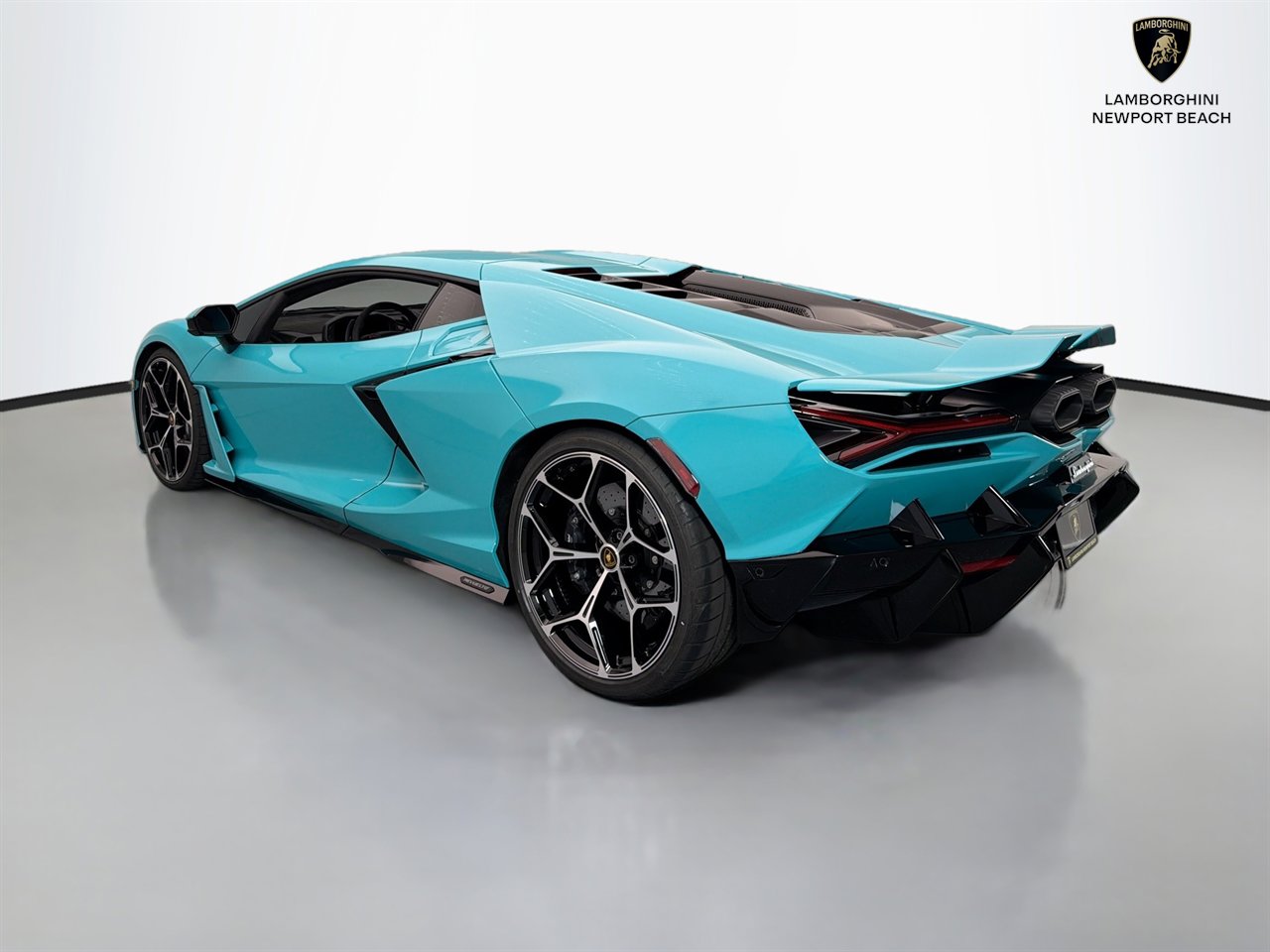 Used 2024 Lamborghini Revuelto AWD/4WD image 5