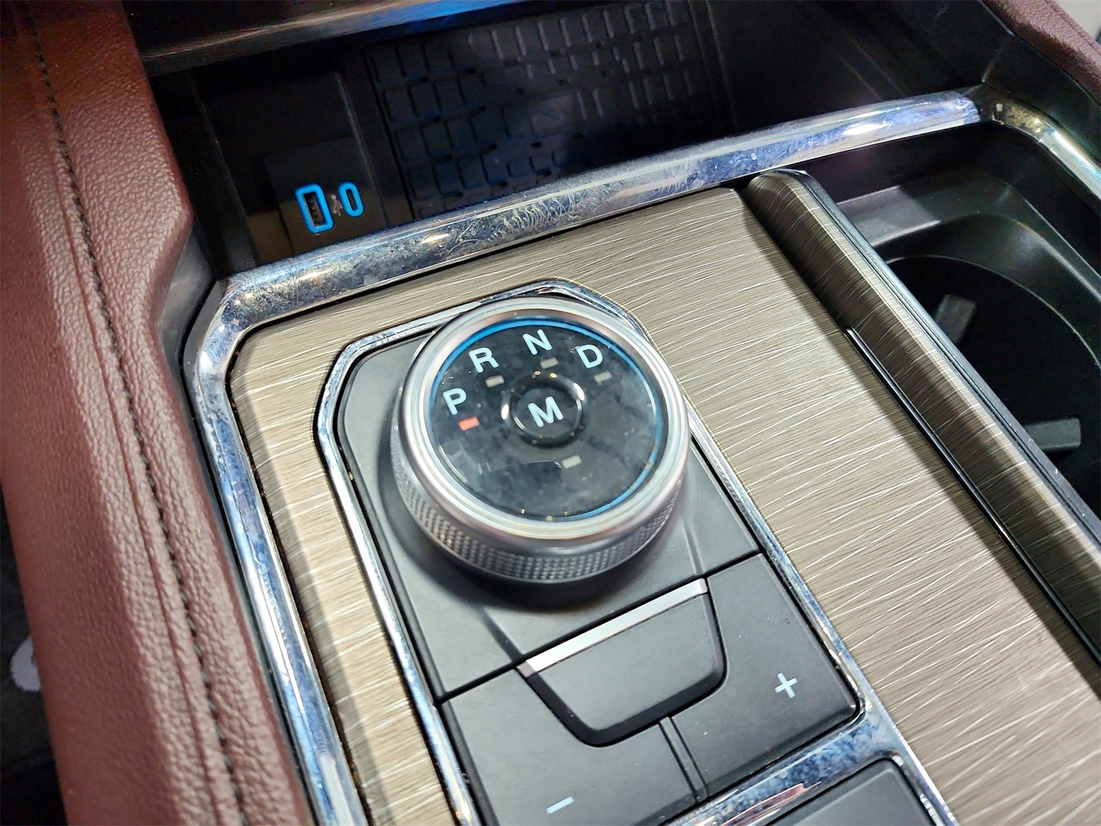 Used 2024 Ford Expedition Limited image 28