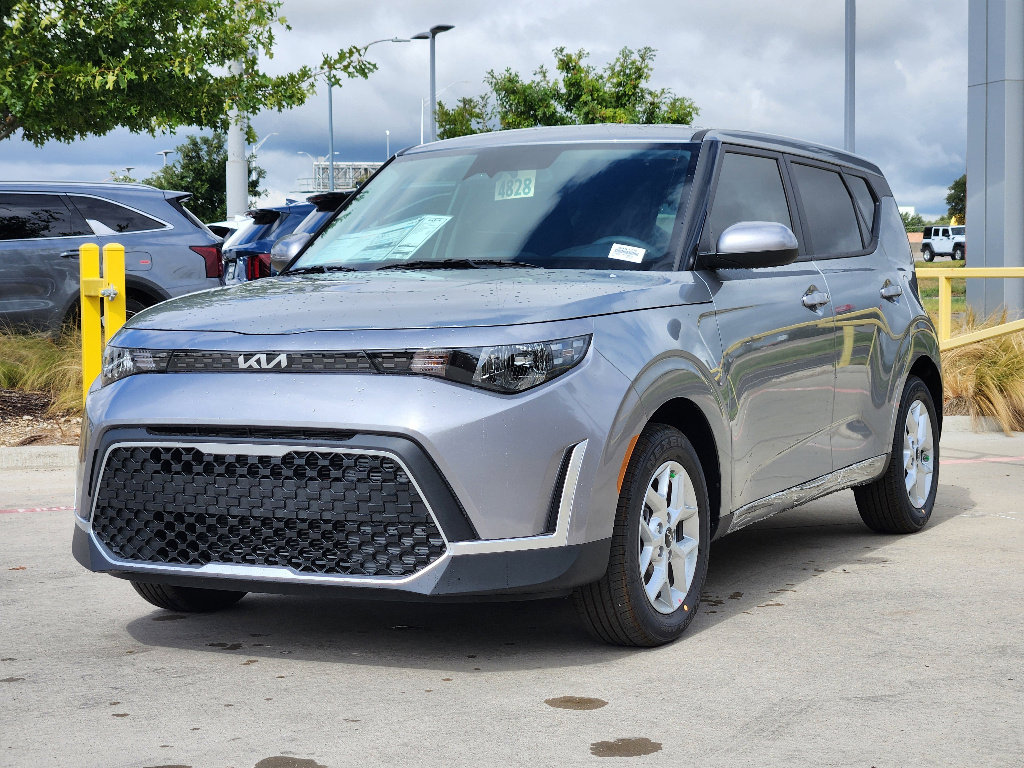 New 2025 Kia Soul S image 2