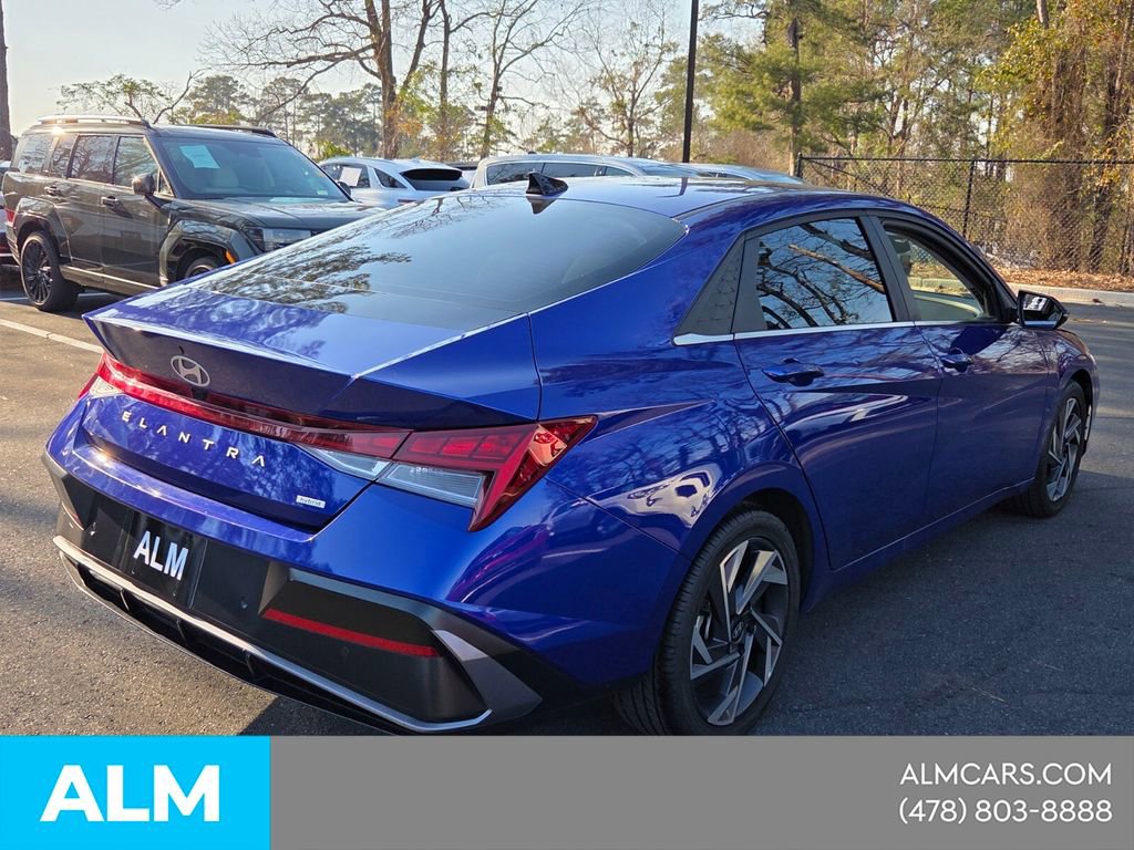 Used 2024 Hyundai Elantra Limited image 7