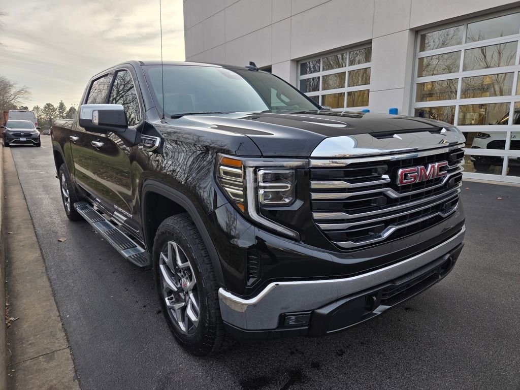 Used 2023 GMC Sierra 1500 SLT w/ SLT Premium Package image 3