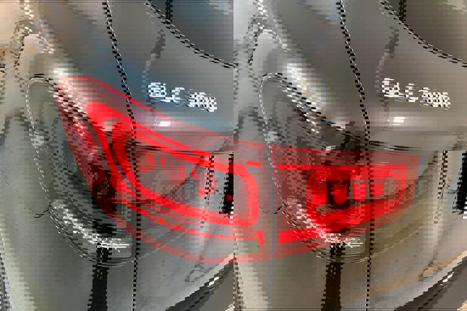 Used 2021 Mercedes-Benz GLC 300 4MATIC image 29