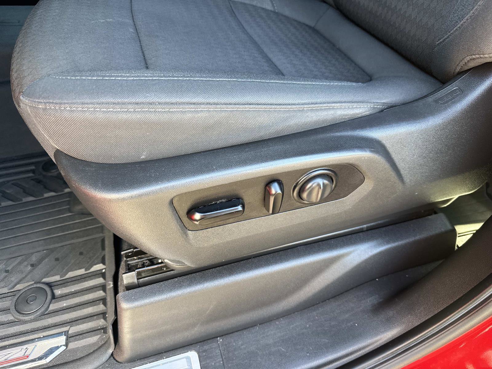 Used 2020 Chevrolet Silverado 1500 LT Trail Boss w/ Convenience Package image 25