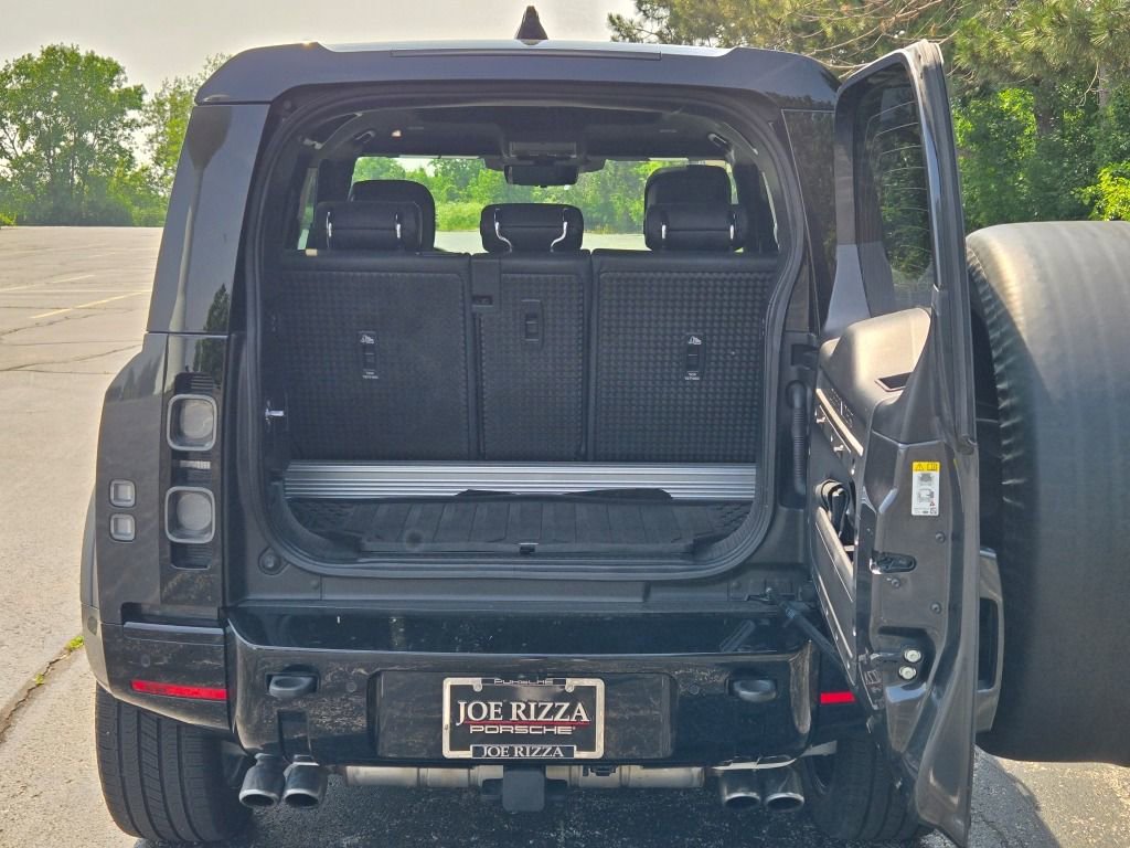 Used 2022 Land Rover Defender 90 Carpathian Edition image 16