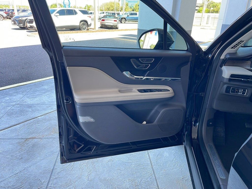 Used 2023 Lincoln Corsair Reserve image 37