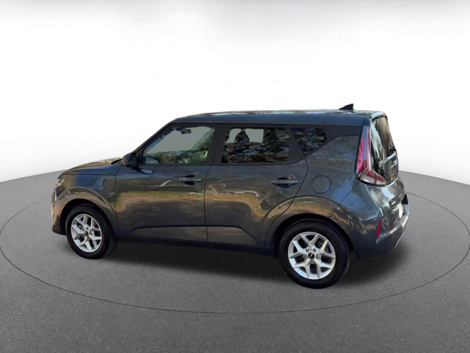 Used 2025 Kia Soul LX w/ LX Technology Package image 10