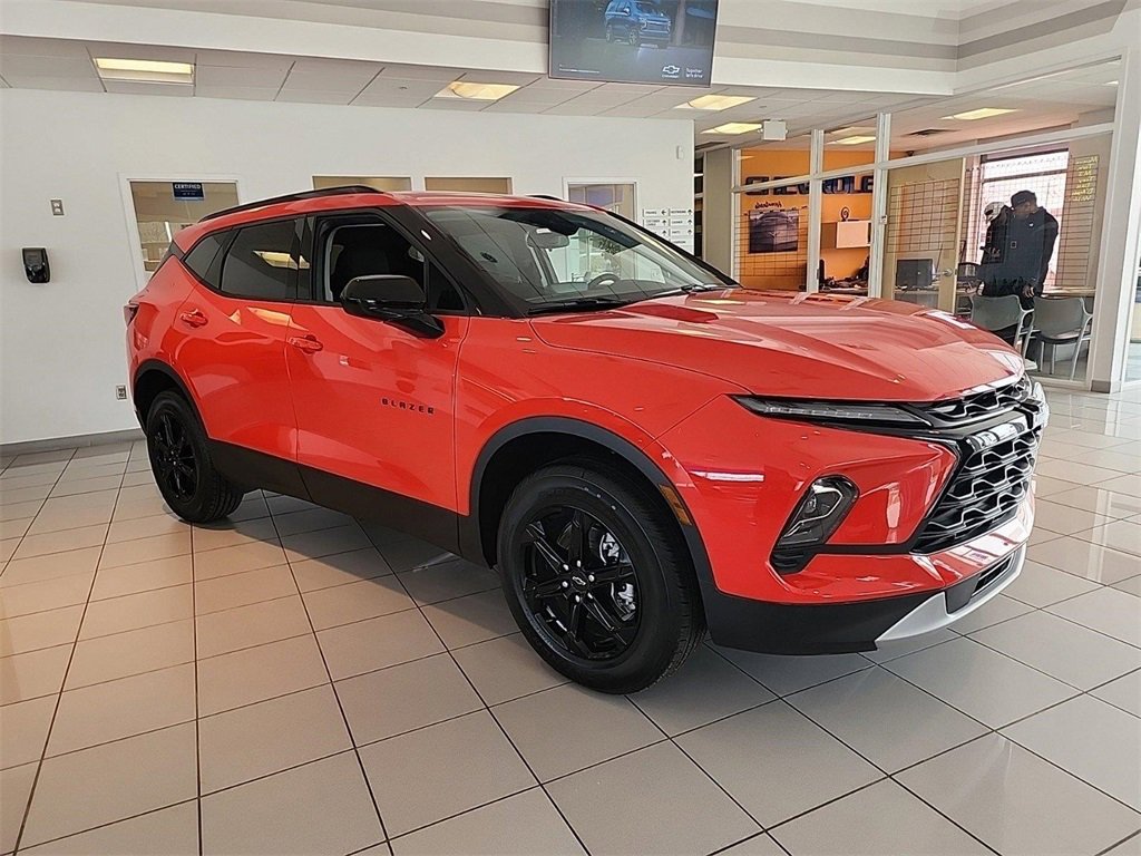 New 2025 Chevrolet Blazer LT w/ Midnight/Sport Edition image 7