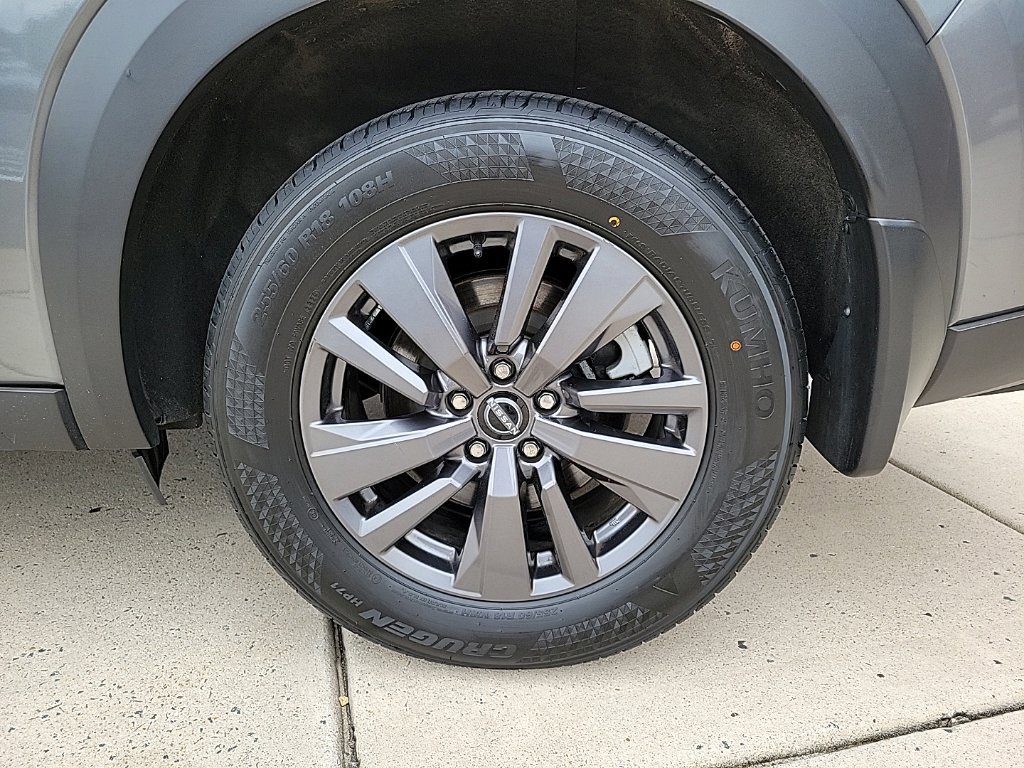Used 2022 Nissan Pathfinder SV AWD/4WD image 9