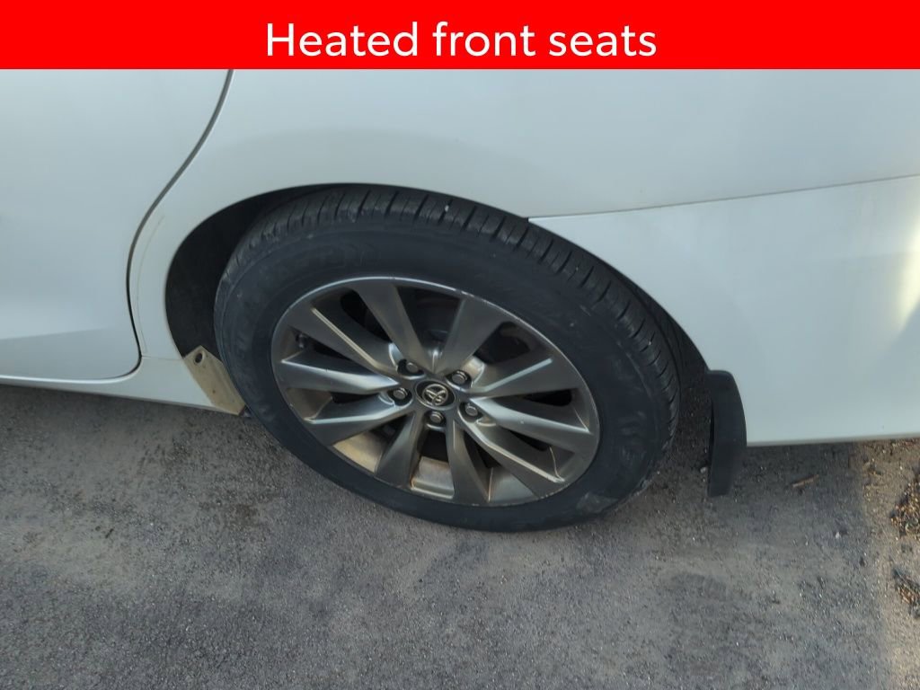 Used 2017 Toyota Camry XLE image 5