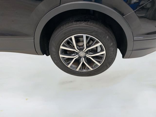 Used 2019 Volkswagen Tiguan SE image 17