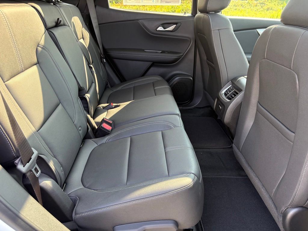 New 2026 Chevrolet Blazer LT w/ LPO, Arctic Package FWD image 34