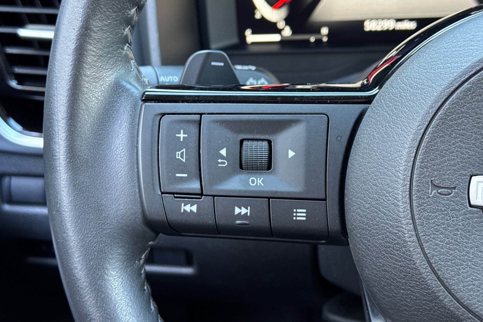Used 2024 Nissan Rogue SL AWD/4WD image 37
