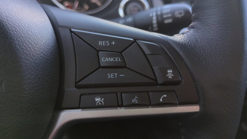 Certified 2018 Nissan Rogue SV w/ Premium Package FWD image 22