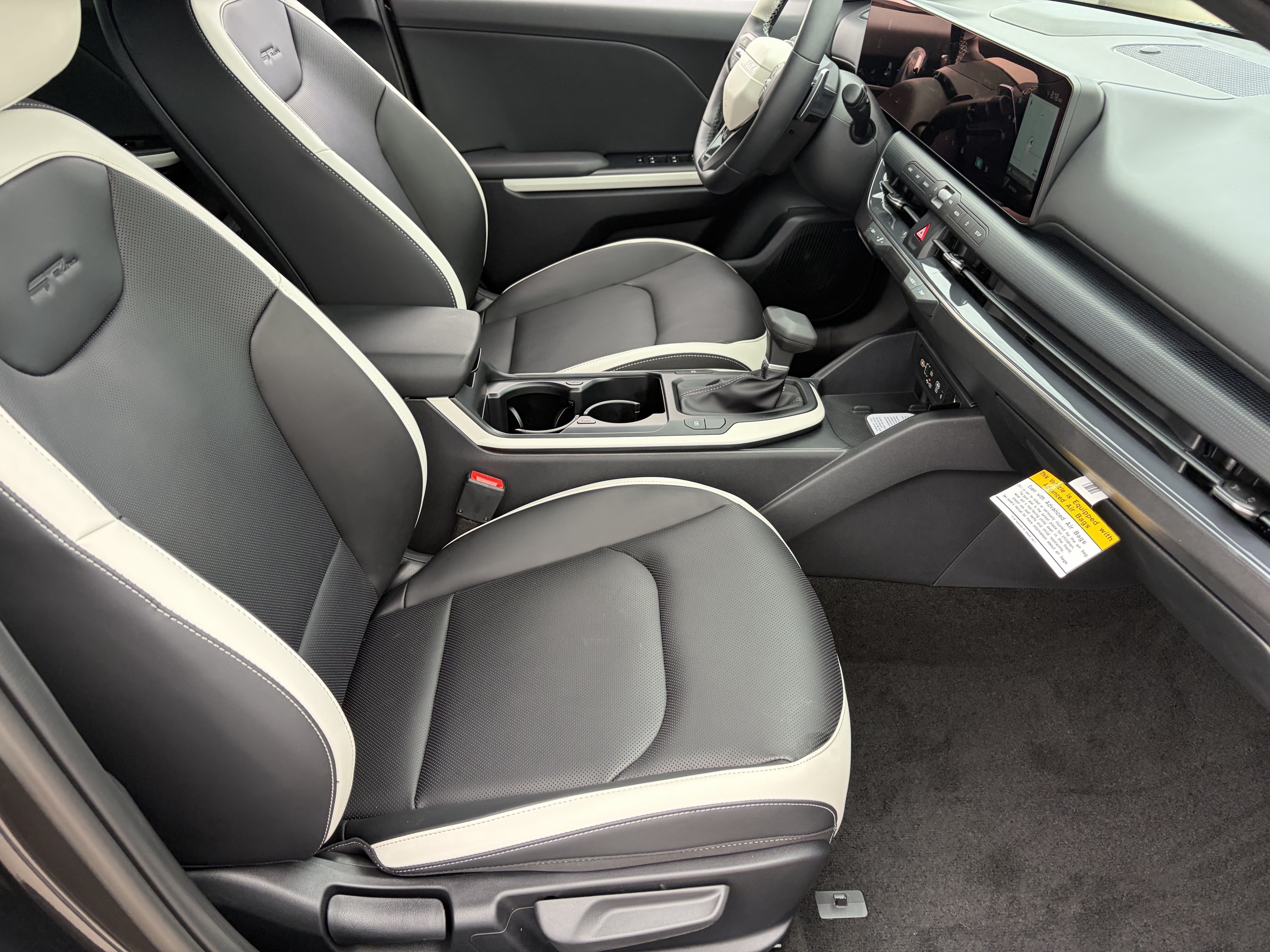 New 2026 Kia K4 GT-Line Turbo w/ GT-Line Premium Package FWD image 9