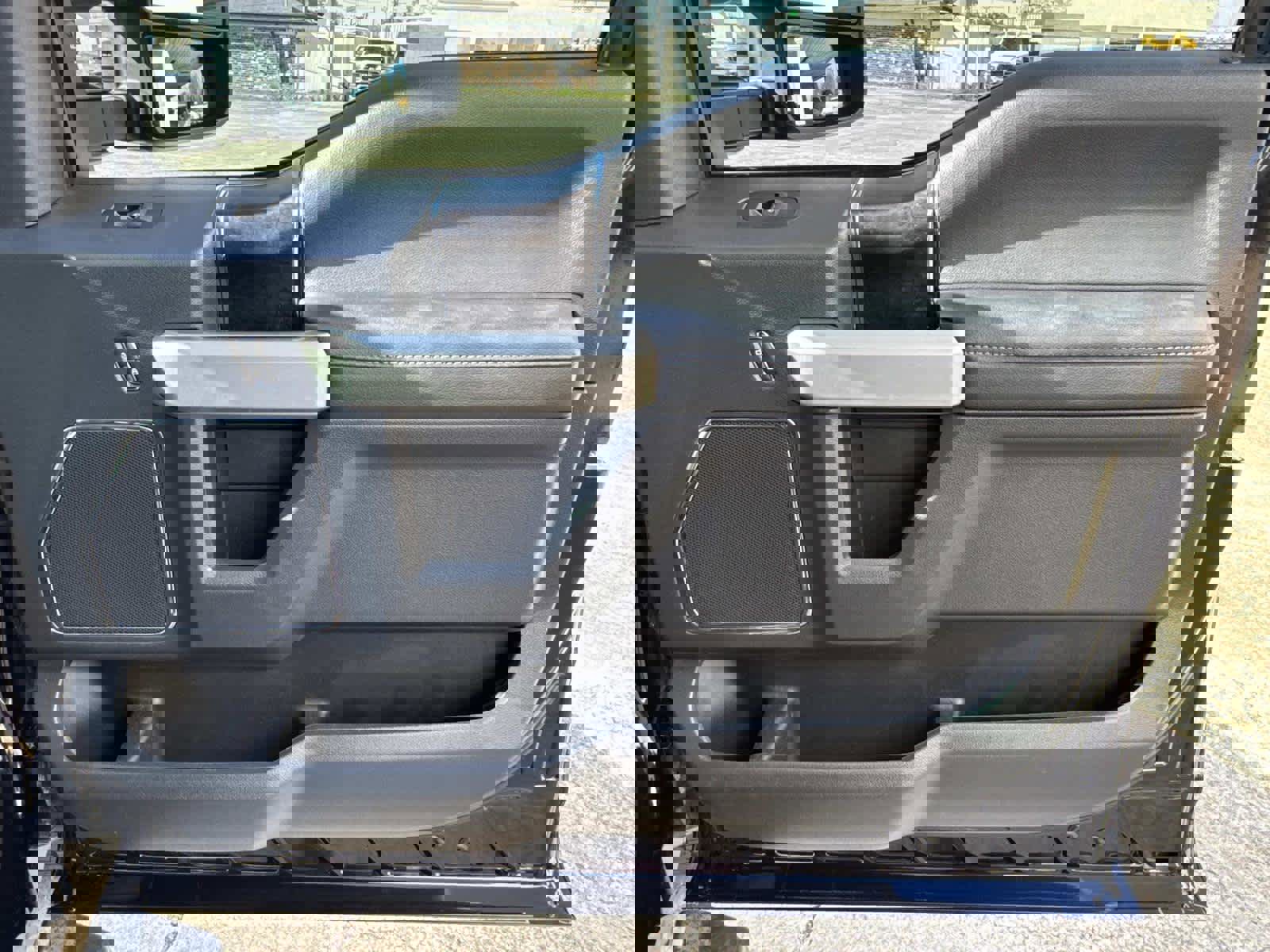 Used 2022 Ford F250 Lariat w/ Lariat Ultimate Package image 24