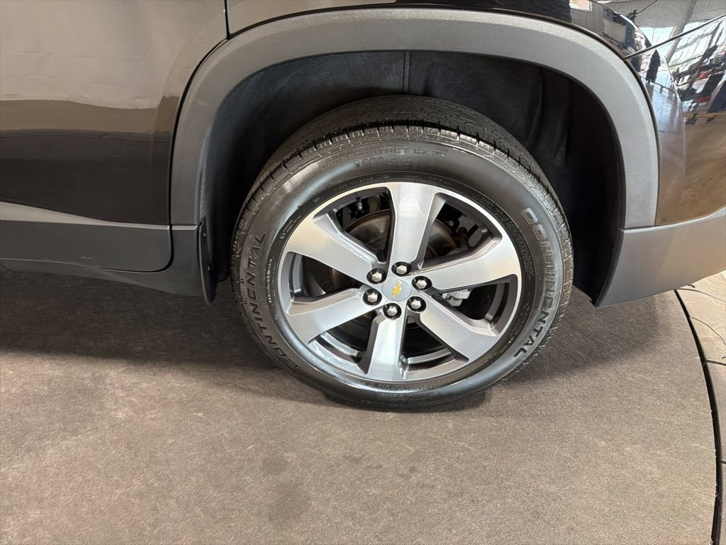 Certified 2021 Chevrolet Traverse LT w/ LT Premium Package AWD/4WD image 38