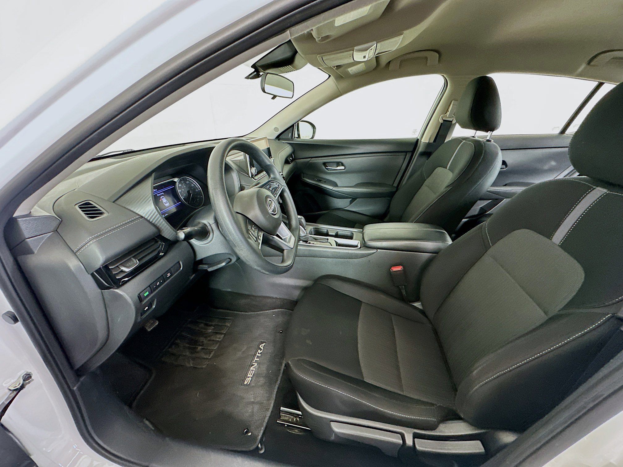 Used 2024 Nissan Sentra SV FWD image 13