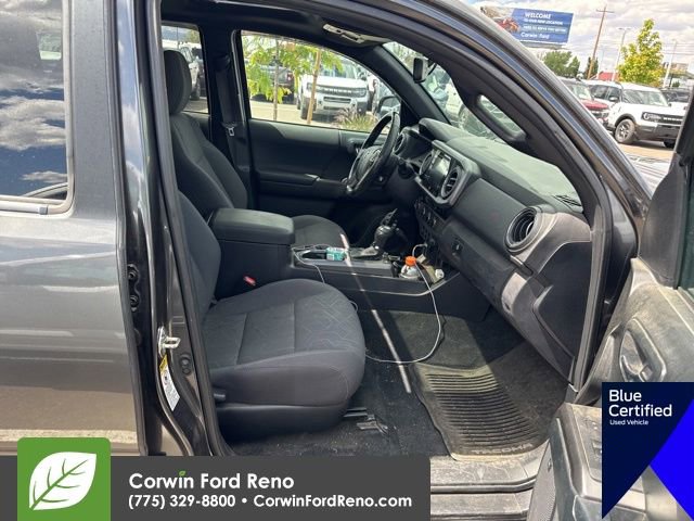 Used 2017 Toyota Tacoma TRD Sport AWD/4WD image 11