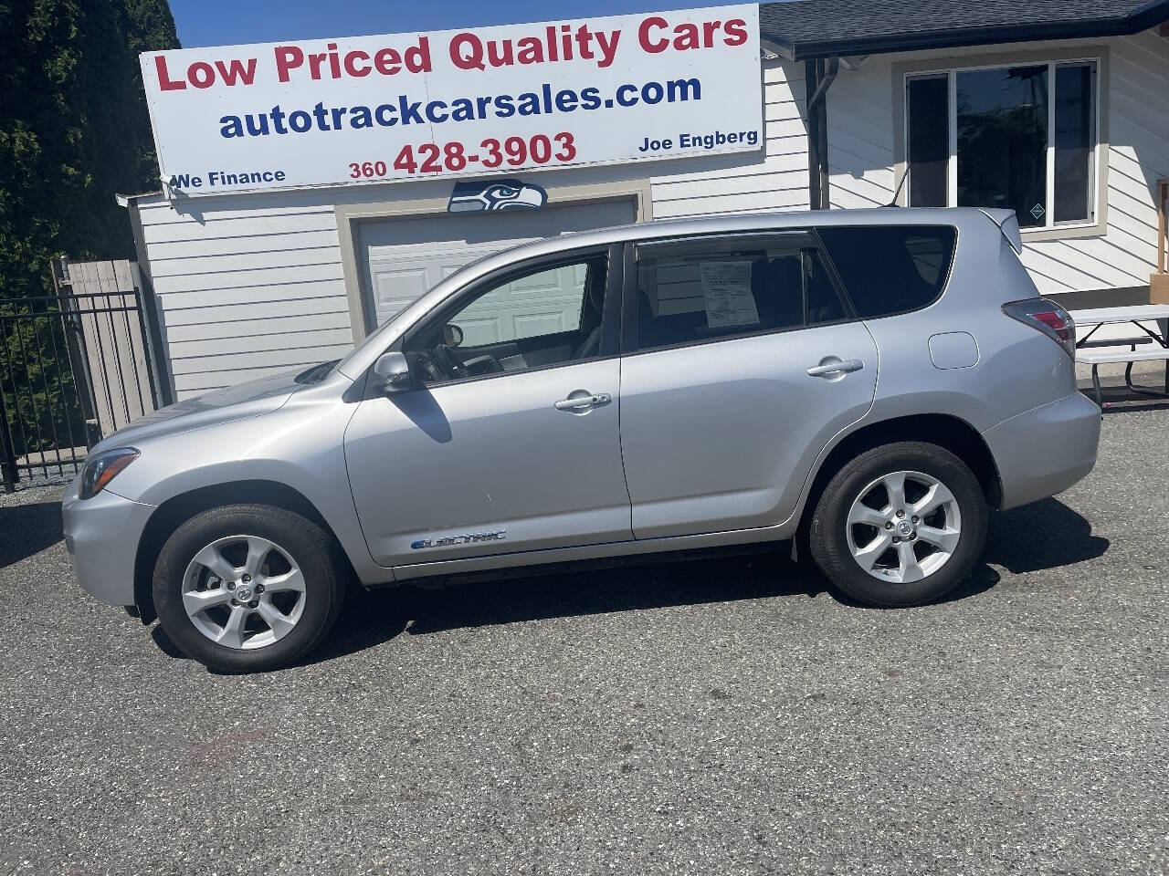 Used 2014 Toyota RAV4 EV FWD image 2